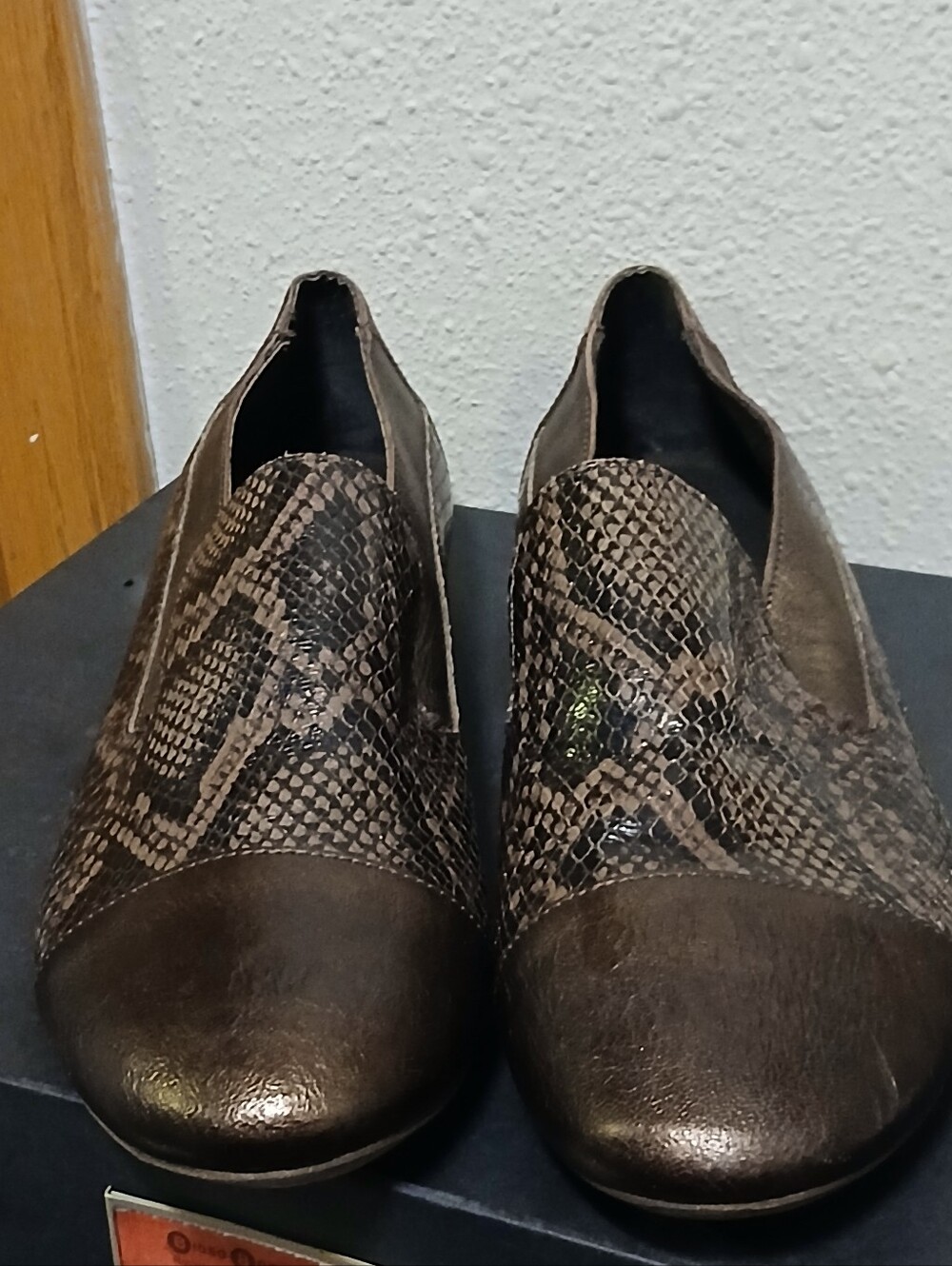 ​Sesto Meucci Italian Snakeskin & Metallic Cap Toe Loafers - Women's 11M